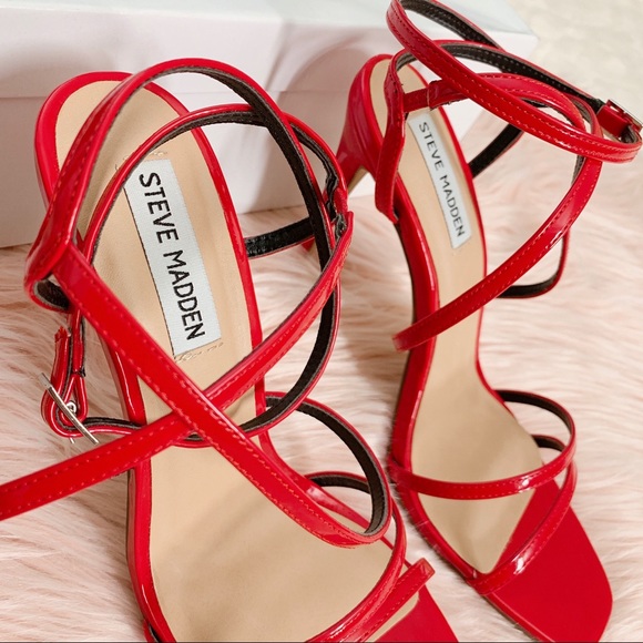 Steve Madden AMORA RED PATENT - Picture 2 of 8